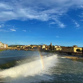 Florence certainly turning it up today with this gorgeous spring weather
#italiannights #florence #italy